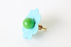 Daisy Drawer Pull with a Ball