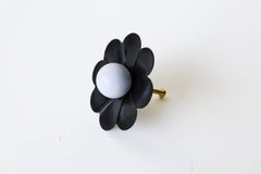 Daisy Drawer Pull with a Ball