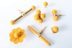 Solid Color Daisy Drawer Pull with a Ball